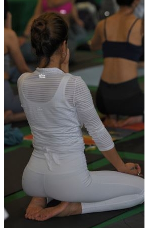 练瑜伽的美女(54P)