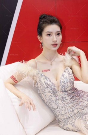 240329-6=30 网红车模BB酱坐姿拍摄 6P