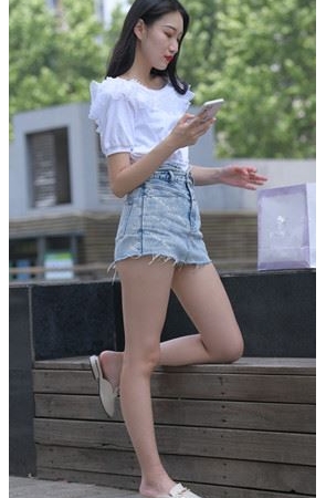 （视频）做美甲的美女