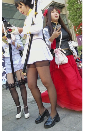 白色连衣裙coplay