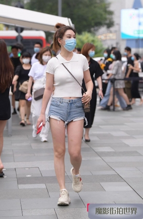 天生爱拍热裤美女MJ1780[1.06G]